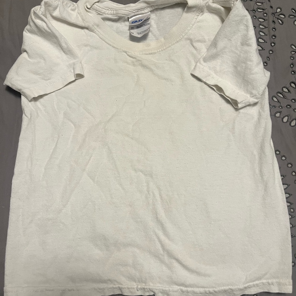 Gently used Gildan youth XS plain white tee - bundle to get 10/$10 deal!